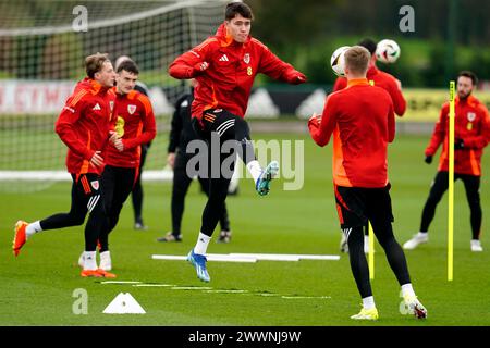 Rubin Colwill del Galles durante una sessione di formazione presso il vale Resort, Hensol, Galles. Data foto: Lunedì 25 marzo 2024. Foto Stock