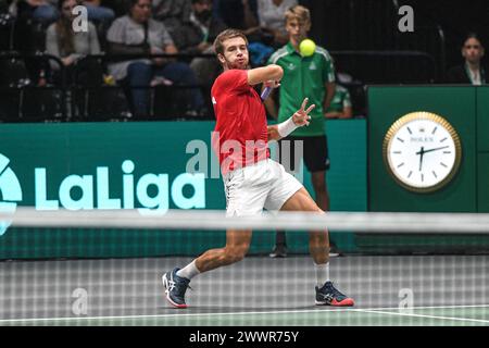 Borna Coric (Croazia) contro l'Argentina. Finali della Coppa Davis, Gruppo A (Bologna) Foto Stock