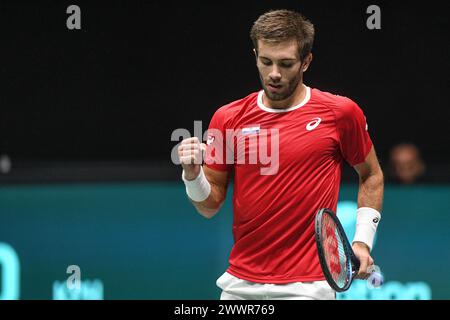 Borna Coric (Croazia) contro l'Argentina. Finali della Coppa Davis, Gruppo A (Bologna) Foto Stock