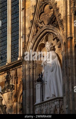 York Minster York England March 2024 York Minster, formalmente "Cathedral and MetroPolitical Church of Saint Peter in York", è una cattedrale anglicana Foto Stock