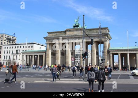 La porta di Brandeburgo a Berlino, Germania Foto Stock