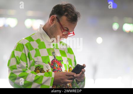 Hans Robert - Bob - Hanning, Geschaeftsfuehrer, Handballtrainer, Sportfunktionaer, AM Handy, Fuechse Berlin vs HBW Balingen-Weilstetten, HBL, Handba Foto Stock