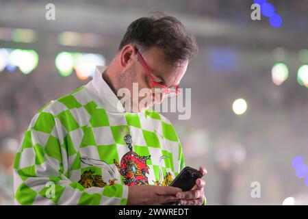 Hans Robert - Bob - Hanning, Geschaeftsfuehrer, Handballtrainer, Sportfunktionaer, AM Handy, Fuechse Berlin vs HBW Balingen-Weilstetten, HBL, Handba Foto Stock