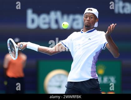 Miami, Stati Uniti d'America. 25 marzo 2024. MIAMI GARDENS, FLORIDA - MARZO 25: Alexander Zverev dalla Germania contro Christopher Eubanks dagli Stati Uniti nel decimo round del Miami Open all'Hard Rock Stadium il 25 marzo 2024 a Miami Gardens, Florida. (Foto di Alberto E. Tamargo/Sipa USA) credito: SIPA USA/Alamy Live News Foto Stock