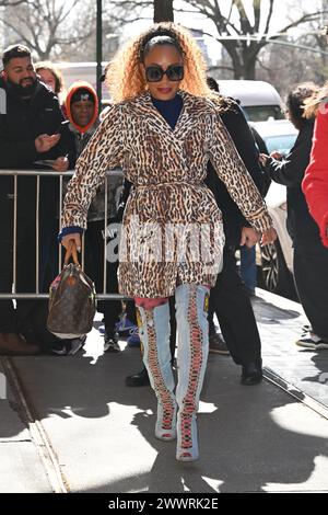 Melanie Brown arriva al The View agli ABC Studios il 25 marzo 2024 a New York. Foto Stock