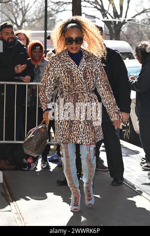 Melanie Brown arriva al The View agli ABC Studios il 25 marzo 2024 a New York. Foto Stock