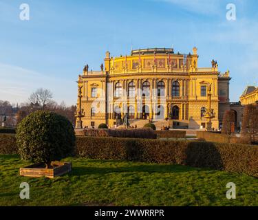 Il Rudolfinum - edificio neo-rinascimentale e sede dell'Orchestra Filarmonica Ceca, Praga, Repubblica Ceca Foto Stock