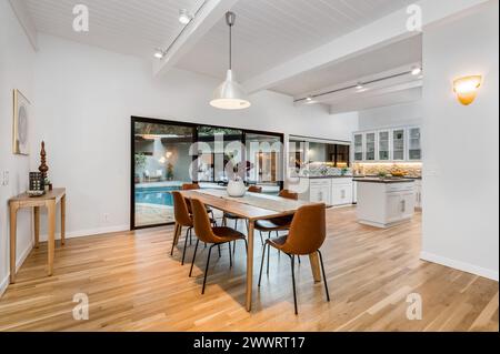 Una foto interna di una cucina di una casa di lusso Foto Stock