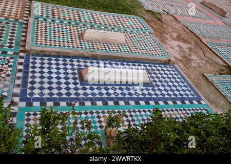 Una necropoli reale della famiglia Saadi, sala centrale delle dodici colonne che ospita la tomba del sultano Ahmed El Mansour, situata in Marocco Foto Stock