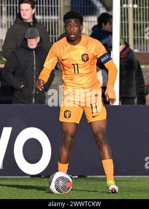 ASSEN - Isaac Babadi Holland U19 durante la partita di qualificazione al Campionato europeo nel gruppo 2 d'élite tra Paesi Bassi O19 e Francia O19 allo Sportpark Marsdijk il 23 marzo 2024 ad Assen, Paesi Bassi. ANP | Hollandse Hoogte | GERRIT VAN COLOGNE Foto Stock