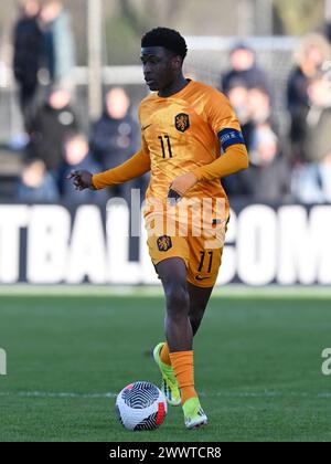 ASSEN - Isaac Babadi Holland U19 durante la partita di qualificazione al Campionato europeo nel gruppo 2 d'élite tra Paesi Bassi O19 e Francia O19 allo Sportpark Marsdijk il 23 marzo 2024 ad Assen, Paesi Bassi. ANP | Hollandse Hoogte | GERRIT VAN COLOGNE Foto Stock