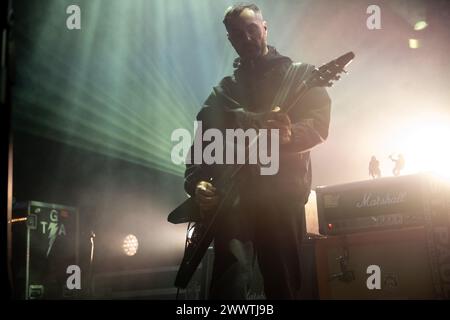 Londra, Regno Unito. 25 marzo 2024. Il chitarrista Alex Rosamilia della rock band americana The Gaslight Anthem si esibisce la prima di tre notti al Roundhouse come parte del loro "History Books" Tour. Credito: Justin ng/Alamy Live News Foto Stock