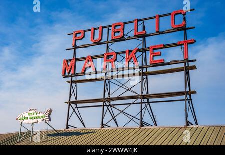 Pike Place Market, il mercato agricolo originale di Seattle a Seattle, nello stato di Washington, Stati Uniti Foto Stock