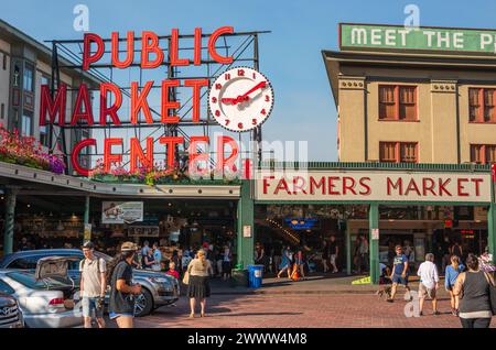 Pike Place Market, il mercato agricolo originale di Seattle a Seattle, nello stato di Washington, Stati Uniti Foto Stock