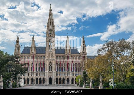 Il municipio di Vienna (in tedesco Wiener Rathaus), la sede del governo locale di Vienna, in Austria, si trova sul Rathausplatz nel distretto di Innere Stadt. Foto Stock