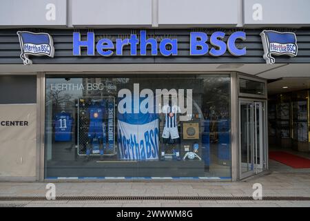 Hertha BSC Fanshop, Breitscheidplatz, Tauentzienstraße, Charlottenburg, Berlino, Germania Foto Stock