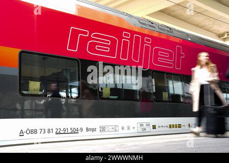 Tour ÖBB delle Ferrovie federali austriache "Railjet della nuova generazione", venerdì 22 marzo 2024, a Vienna, Austria. , . Credito: APA-defacto Datenbank und ContentManagement GmbH/Alamy Live News Foto Stock