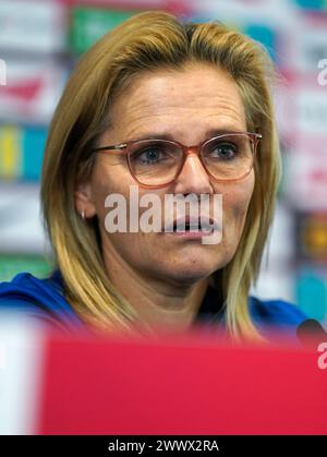 La manager inglese Sarina Wiegman durante una conferenza stampa al St. George's Park, Burton Upon Trent. Data foto: Martedì 26 marzo 2024. Foto Stock