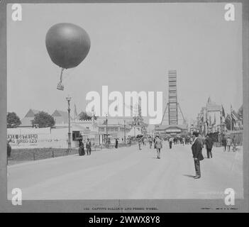 Charles Dudley Arnold - (americano, Born Canada - Captive Balloon and Ferris Wheel, World Columbian Exposition, Chicago - 1892 Foto Stock