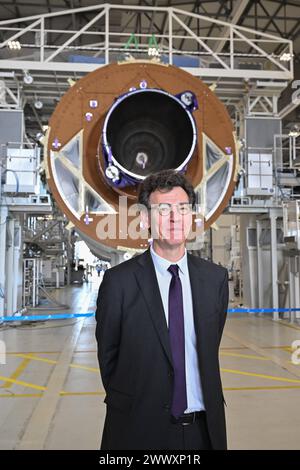 Kourou, Guyana francese. 26 marzo 2024. Philippe Baptiste (CEO CNES). Il presidente francese Emmanuel Macron visita l'area di montaggio di Ariane 6 il 26 marzo 2024, come parte della visita di due giorni di Macron al dipartimento francese d'oltremare della Guiana. Foto di Jacques Witt/Pool/ABACAPRESS.COM credito: Abaca Press/Alamy Live News Foto Stock