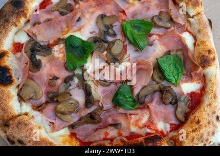 pizza napoli nel ristorante fast food Siofok Ungheria . Foto Stock