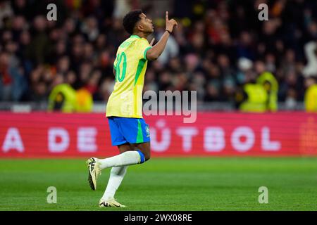 Madrid, Spagna. 26 marzo 2024. Rodrygo va di Brazilduring la partita amichevole tra le squadre nazionali di Spagna e Brasile giocata allo stadio Santiago Bernabeu il 26 marzo 2024 a Madrid in Spagna. (Foto di Cesar Cebolla/PRESSINPHOTO) credito: PRESSINPHOTO SPORTS AGENCY/Alamy Live News Foto Stock