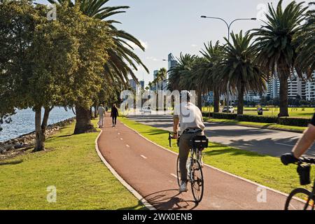 Percorso a piedi e in bicicletta lungo il fiume Swan, Perth, Australia Foto Stock