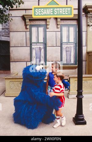 'COOKIE MONSTER' & figli al posto di sesamo; FAMILY ACTIVITY PARK; LANGHORNE, Pennsylvania, Stati Uniti d'America Foto Stock