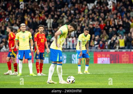 Madrid, Spagna. 27 marzo 2024. Il brasiliano Lucas Paqueta segna un gol di rigore per pareggiare al 96° minuto durante la partita Spagna-Brasile allo stadio Bernabeu di Madrid, Spagna (Richard Callis/SPP) credito: SPP Sport Press Photo. /Alamy Live News Foto Stock