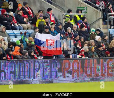 Oslo, Norvegia. 26 marzo 2024. Oslo, Norvegia, 26 marzo 2024: I tifosi della Slovacchia sono visti durante l'amichevole internazionale di calcio tra Norvegia e Slovacchia allo stadio Ullevaal di Oslo, Norvegia. (Ane Frosaker/SPP) credito: SPP Sport Press Photo. /Alamy Live News Foto Stock