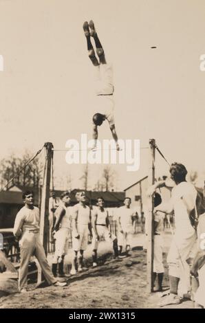 CASERMA DELLA PRIGIONE DI GUERRA N. 1, FT. MCPHERSON, GEORGIA. Ginnastica per prigionieri ca. 1918-1919 Foto Stock