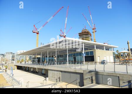 Il nuovo centro comunitario e per gli sport acquatici di Tel-Aviv, Israele. Foto Stock