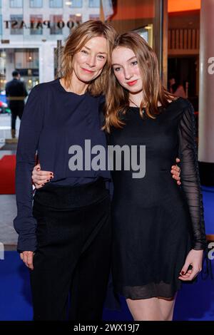 Premiere ARD serie - CharitÃ Jenny Schily und Alma Schily bei der Premiere der 4. Staffel der ARD serie Charite AM 26.03.2024 a Berlino. *** Premiere serie ARD CharitÃ Jenny Schily e Alma Schily alla prima della quarta stagione della serie ARD Charite su 26 03 2024 a Berlino Copyright: XEventpressxKochanx Foto Stock