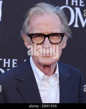 Los Angeles, Stati Uniti. 26 marzo 2024. Bill Nighy arriva alla PRIMA OMEN Los Angeles Premiere del 20th Century Studio tenutasi al Regency Village Theatre di Westwood, CALIFORNIA, martedì 26 marzo 2024. (Foto di Sthanlee B. Mirador/Sipa USA) credito: SIPA USA/Alamy Live News Foto Stock