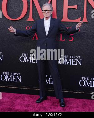 Los Angeles, Stati Uniti. 26 marzo 2024. Bill Nighy arriva alla PRIMA OMEN Los Angeles Premiere del 20th Century Studio tenutasi al Regency Village Theatre di Westwood, CALIFORNIA, martedì 26 marzo 2024. (Foto di Sthanlee B. Mirador/Sipa USA) credito: SIPA USA/Alamy Live News Foto Stock