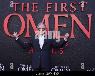 Los Angeles, Stati Uniti. 26 marzo 2024. Bill Nighy arriva alla PRIMA OMEN Los Angeles Premiere del 20th Century Studio tenutasi al Regency Village Theatre di Westwood, CALIFORNIA, martedì 26 marzo 2024. (Foto di Sthanlee B. Mirador/Sipa USA) credito: SIPA USA/Alamy Live News Foto Stock