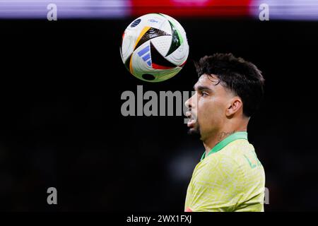 Madrid, Spagna. 27 marzo 2024. Lucas Paqueta del Brasile in azione durante l'amichevole tra Spagna e Brasile allo stadio Santiago Bernabeu. Punteggio finale: Spagna 3:3 Brasile credito: SOPA Images Limited/Alamy Live News Foto Stock