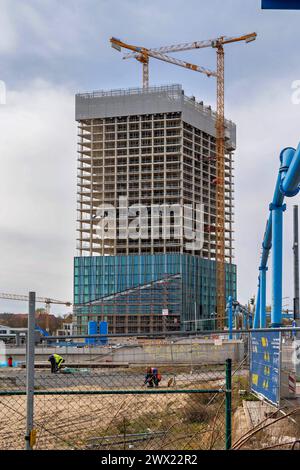 2024-03-26,Berlino,Baustelle Estrel Tower, Baubeginn Juli 2021,Eröffnung Ende 2025, brutto-Grundfläche 77,500 qm,das Gebäude wird bei Fertigstellung eine Höhe von 176 Meter haben und somit der höchste Wolkenkratzer in Berlin Sein *** 2024 03 26,Berlino,Estrel Tower cantiere, inizio dei lavori luglio 2021,apertura fine 2025, superficie lorda di 77 500 mq., l'edificio avrà un'altezza di 176 metri al completamento, rendendolo il grattacielo più alto di Berlino Foto Stock