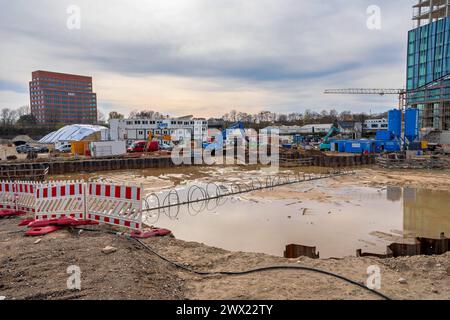 2024-03-26,Berlino,Baustelle Estrel Tower, Baubeginn Juli 2021,Eröffnung Ende 2025, brutto-Grundfläche 77,500 qm,das Gebäude wird bei Fertigstellung eine Höhe von 176 Meter haben und somit der höchste Wolkenkratzer in Berlin Sein *** 2024 03 26,Berlino,Estrel Tower cantiere, inizio dei lavori luglio 2021,apertura fine 2025, superficie lorda di 77 500 mq., l'edificio avrà un'altezza di 176 metri al completamento, rendendolo il grattacielo più alto di Berlino Foto Stock