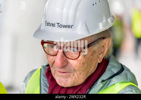 2024-03-26,Berlino,Baustelle Estrel Tower, Baubeginn Juli 2021,Eröffnung Ende 2025, brutto-Grundfläche 77,500 qm,das Gebäude wird bei Fertigstellung eine Höhe von 176 Meter haben und somit der höchste Wolkenkratzer in Berlin Sein.Pressetermin:Der Berliner Senat besucht die Baustelle.Ekkehard Streletzki **** 2024 03 26,Berlino,Estrel, inizio della costruzione della torre, inizio del 2025 luglio 2021 superficie lorda di 77.500 m2, l'edificio sarà alto 176 metri al completamento, il che lo rende il grattacielo più alto di Berlino evento stampa il Senato di Berlino visita il cantiere Ekkehard Foto Stock