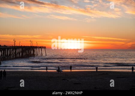 Vista del tramonto a Pismo Beach, California, Stati Uniti. Foto Stock