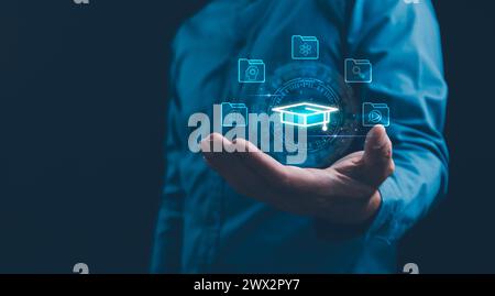 Formazione a distanza e-learning apprendimento online concetto di sviluppo personale. Lezioni su Internet e webinar online. Tecnologia Internet per il settore Education. Persona Foto Stock