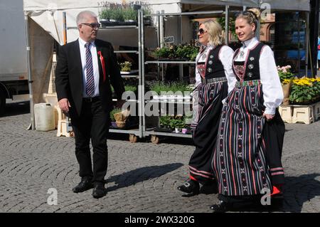 Copenaghen/Danimarca 17..maggio 2018  Norwegain celebra la sua festa nazionale il 17 maggio 2018 norvegese con abiti nazionali e con la sua bandiera norwegain a Copenaghen. Foto.Francis Joseph Dean / Deanpictures. Foto Stock