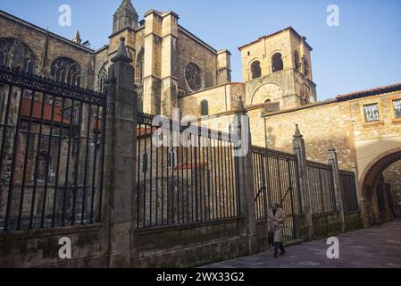 La cattedrale della Basilica metropolitana di San Salvador de Oviedo è una cattedrale in stile gotico. La sacra camera. Principato delle Asturie, Spagna Foto Stock