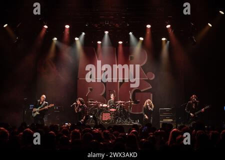 Parigi, Francia. 26 marzo 2024. Mr Big si esibisce al Bataclan di Parigi, in Francia, il 26 marzo 2024. Foto di Christophe Meng/ABACAPRESS.COM credito: Abaca Press/Alamy Live News Foto Stock