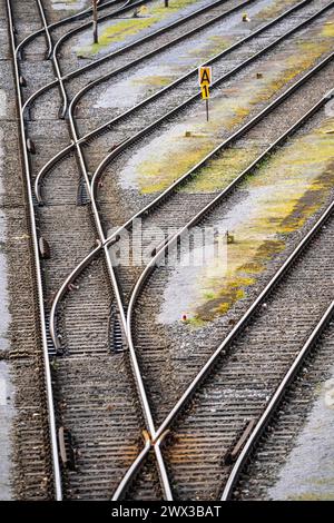Sistemi di binari, binari di manovra, binari, diramazioni, il cantiere di smistamento Mülheim-Styrum, sulla linea ferroviaria tra Mülheim an der Ruhr e Duisburg Foto Stock