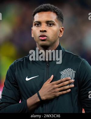 Madrid, Spagna. 26 marzo 2024. Rodrygo va di Brazilduring la partita amichevole tra le squadre nazionali di Spagna e Brasile giocata allo stadio Santiago Bernabeu il 26 marzo 2024 a Madrid in Spagna. (Foto di Cesar Cebolla/PRESSINPHOTO) credito: PRESSINPHOTO SPORTS AGENCY/Alamy Live News Foto Stock