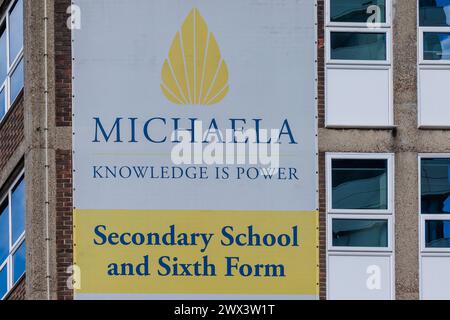 Michaela Community School, Wembley, Brent, Regno Unito. Foto esterne della Michaela Community School. Foto di Amanda Rose/Alamy Foto Stock