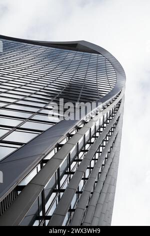 Vista sul lato del Walkie Talkie, 20 Fenchurch Street, Office Skyscraper che mostra la sua curvatura, City of London UK Foto Stock