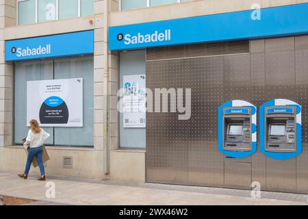 Filiale der Banco Sabadell in der spanischen Stadt Denia *** filiale del Banco Sabadell nella città spagnola di Denia Alicante Spanien, Spagna GMS11429 Foto Stock